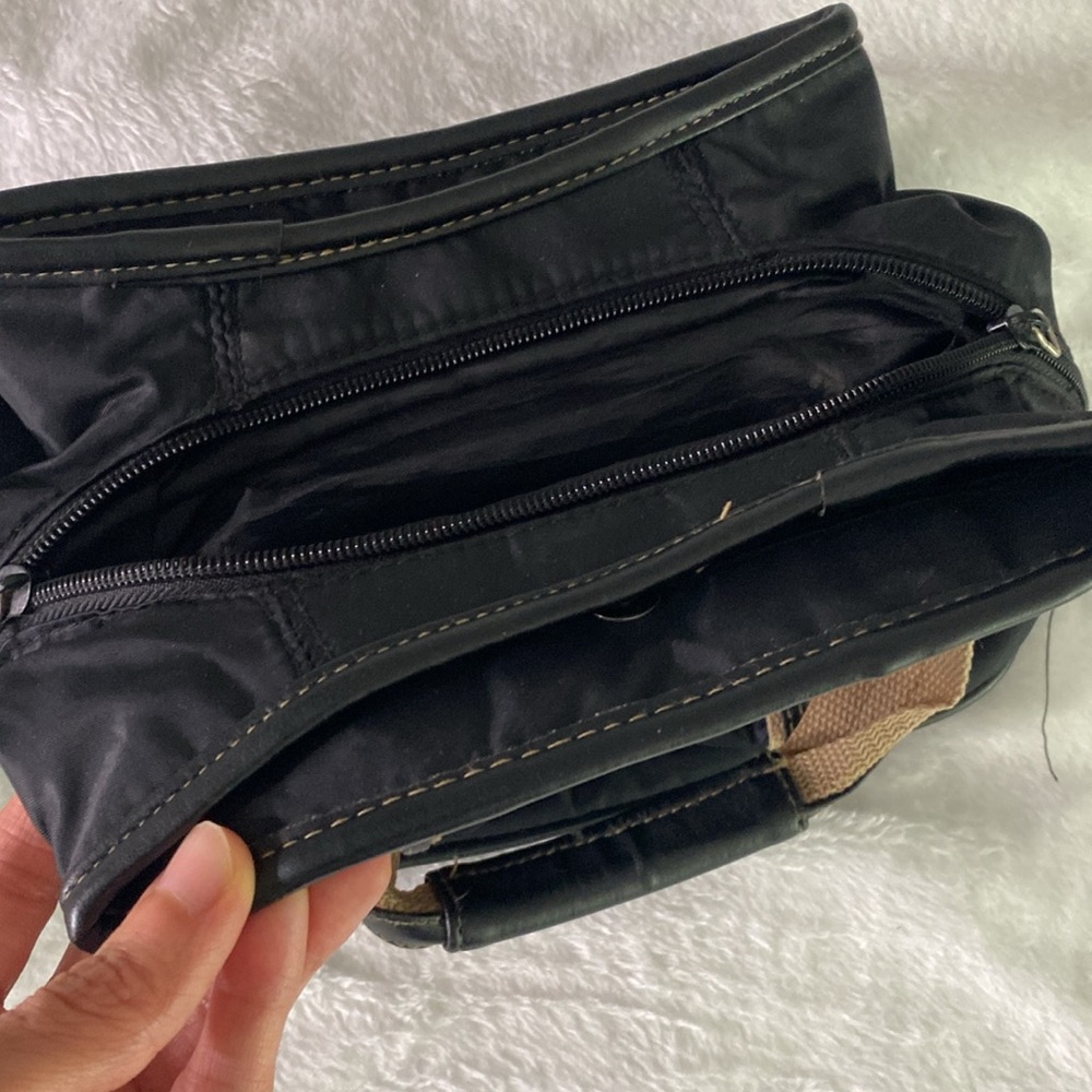Small Black and tan purse - Picture 7 of 17
